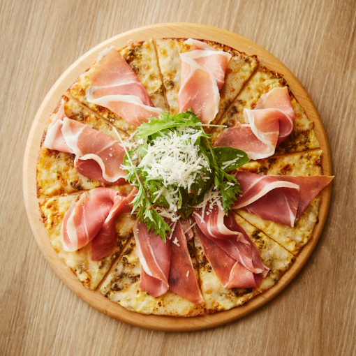 OTT18080121 พิซซ่าพาร์ม่าแฮมร็อคเก็ตและครีมเห็ดทรัฟเฟิล